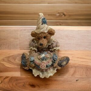 Vintage Boyd bears girl bear with flowers, Bailey’s birthday home decor